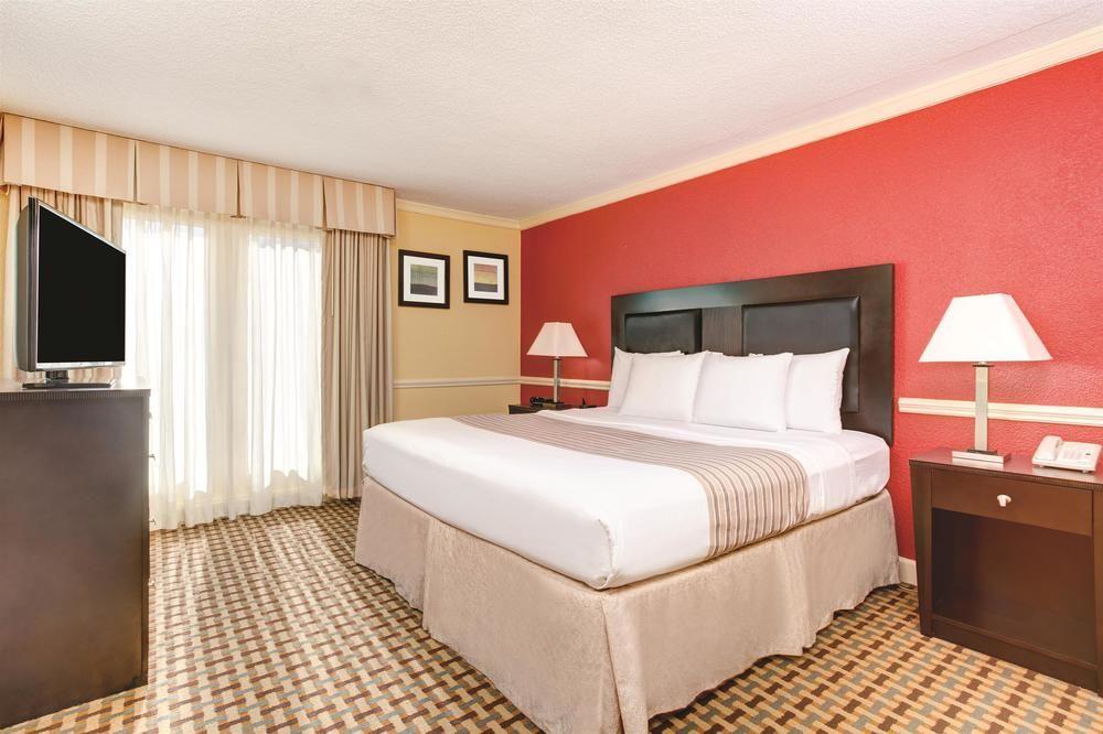 Hotel La Quinta By Wyndham Atlanta Airport South College Park Exterior foto