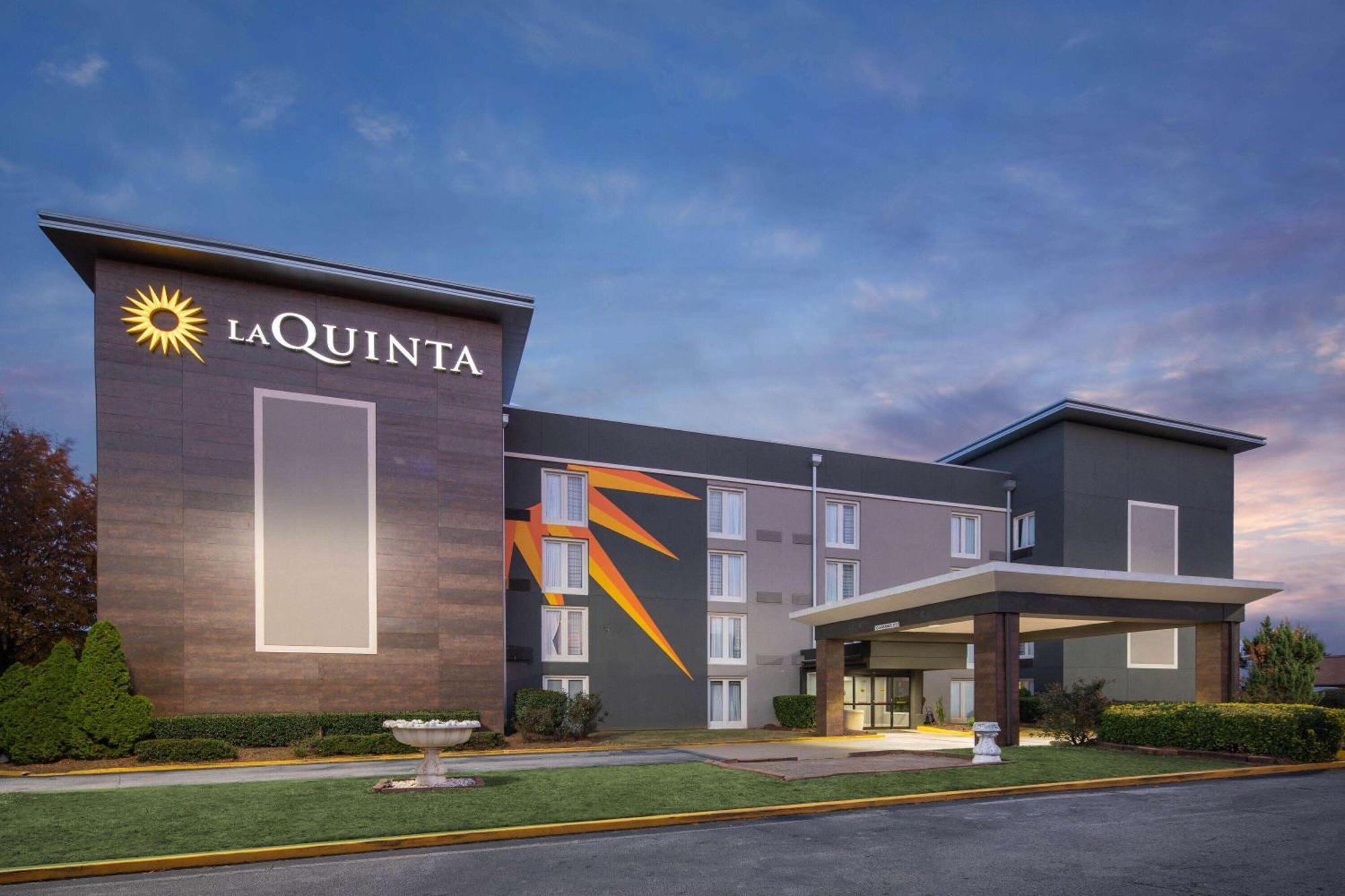 Hotel La Quinta By Wyndham Atlanta Airport South College Park Exterior foto
